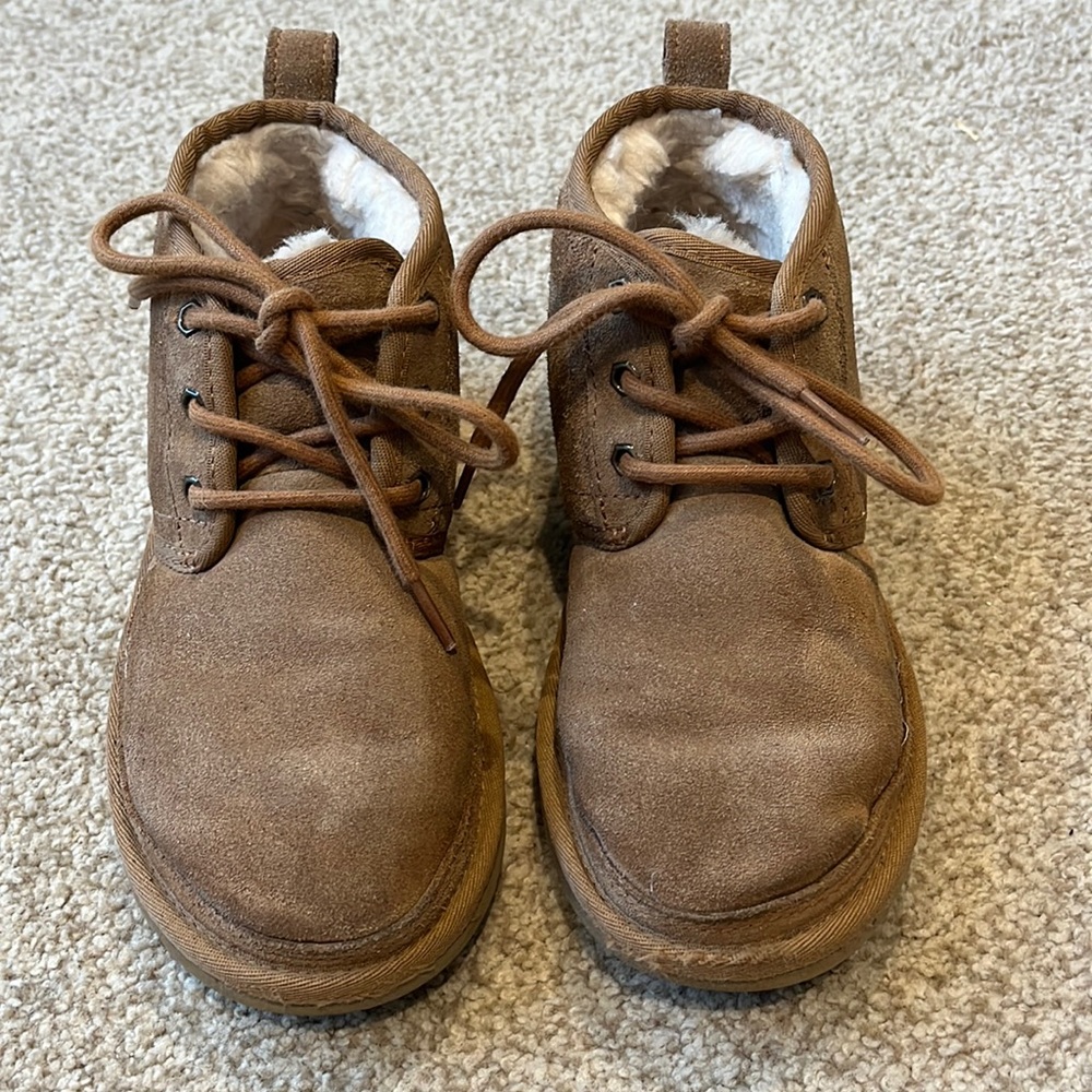 UGG Neumel Women’s Boots - size 5